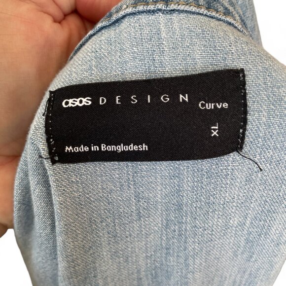 ASOS DESIGN Curve minimal denim shirt in lightwash blue Women Size XL 16… - Picture 3 of 4